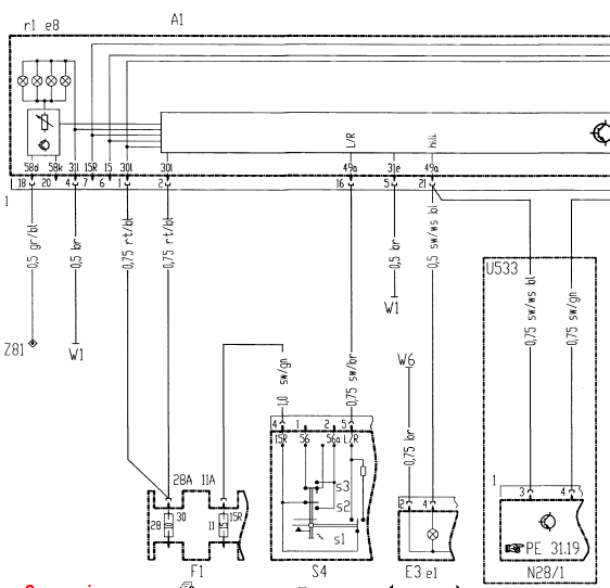 Indicateurs de direction, feux de détresse (PE82.10-P-2200-GC)(1)